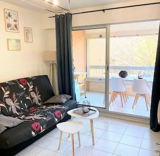 T2 Piscine Proche Apartmán